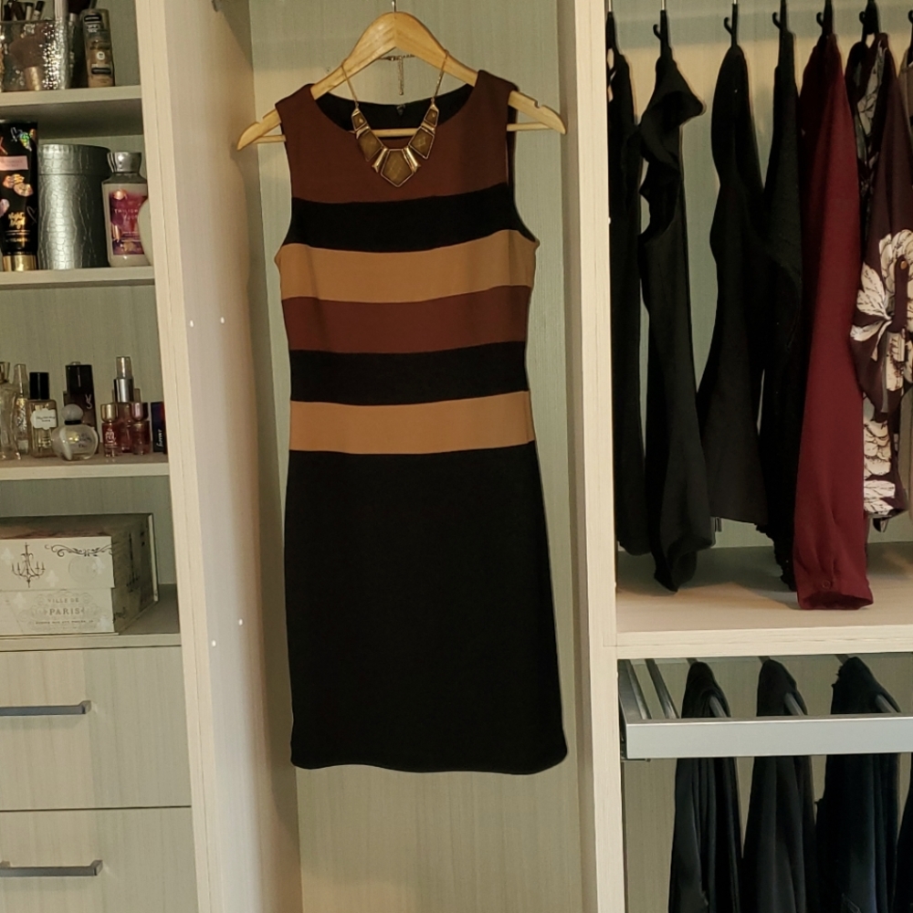 Size 4 sleeveless dress